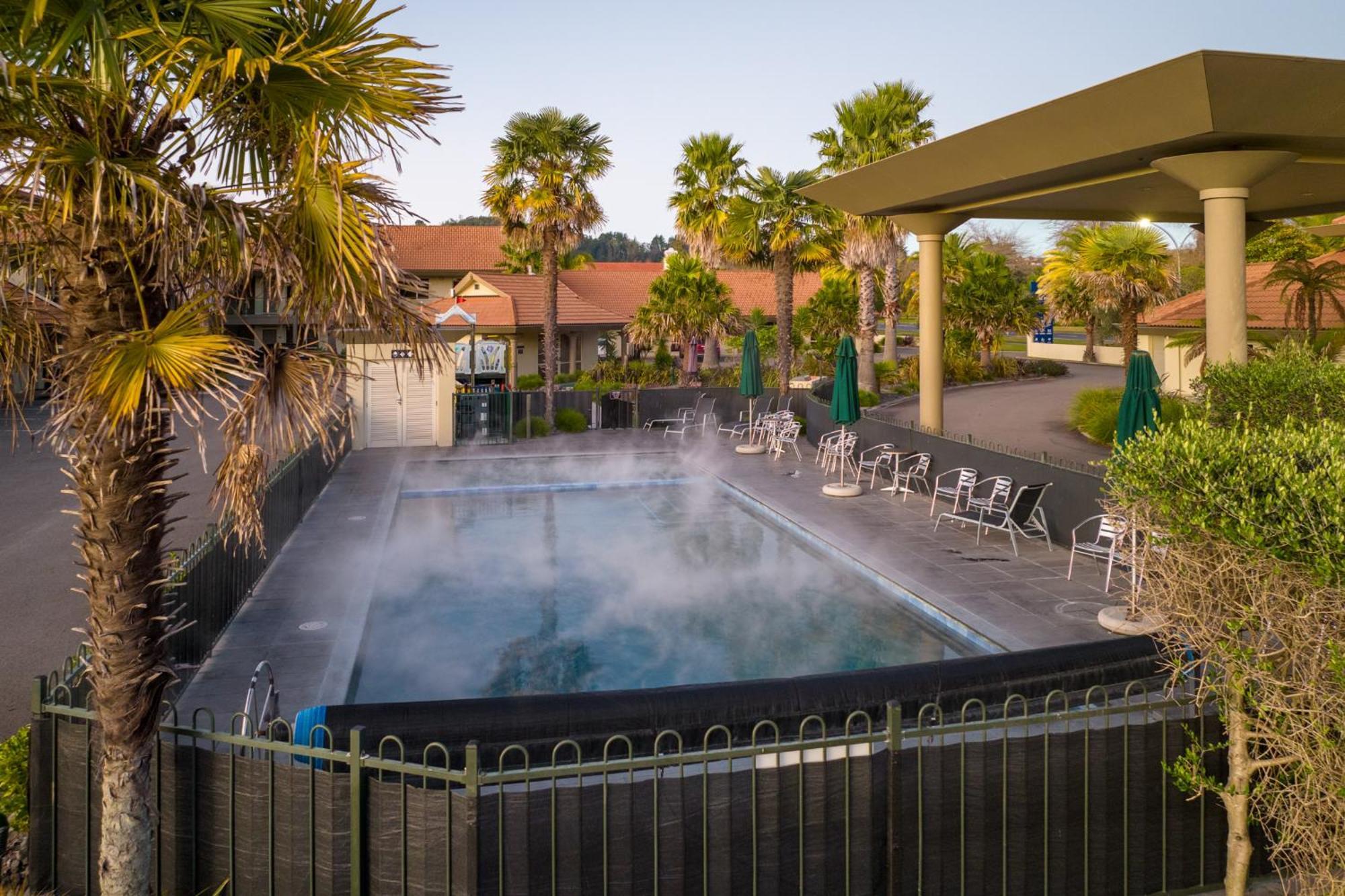 Regal Palms Resort Rotorua Exteriér fotografie Thermal hot pool at Porirua